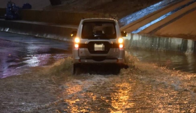 أسماء الطرق التي تم إغلاقها بالكامل بسبب تجمعات المياه #أمطار_الكويت