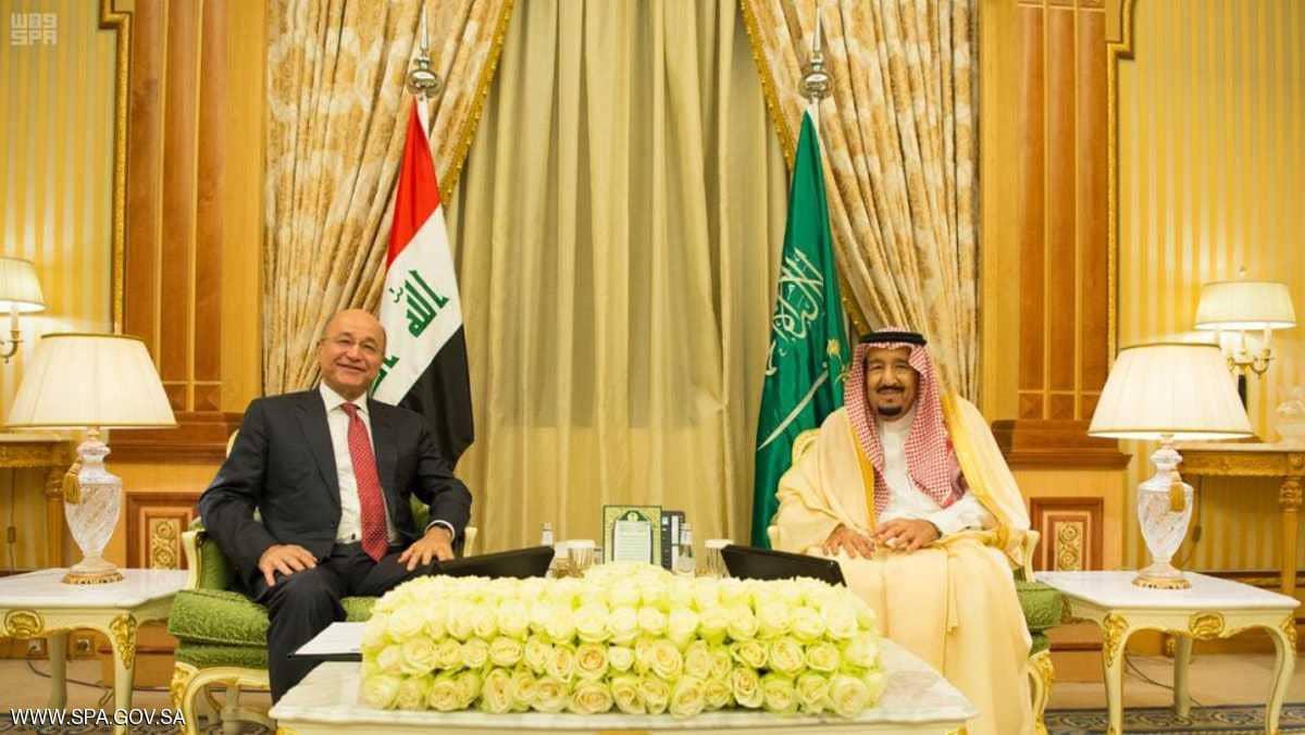 الملك سلمان يعقد جلسة مباحثات مع الرئيس العراقي