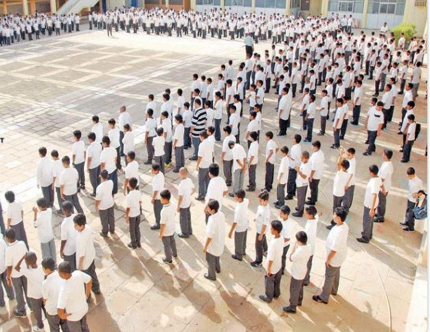 التربية: إحالة قضية الطالب الذي حاول الإنتحار لـ “الشؤون القانونية”