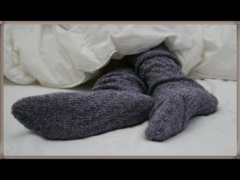 ّ النوم بالجوارب أم بدونھا؟ .. تعرف على رأي العلم