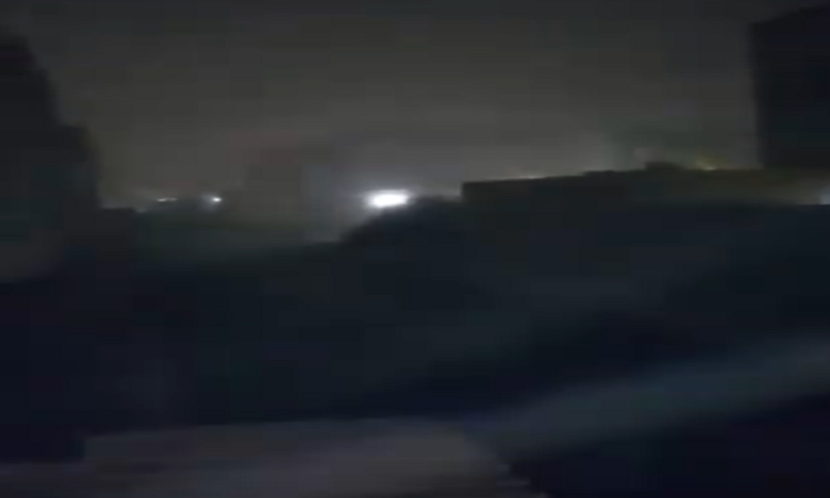 بالڤيديو | ضباب كثيف الليلة