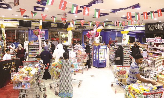 عرض منتجات الأسر المنتجة في “التعاونيات”.. رمضان المقبل