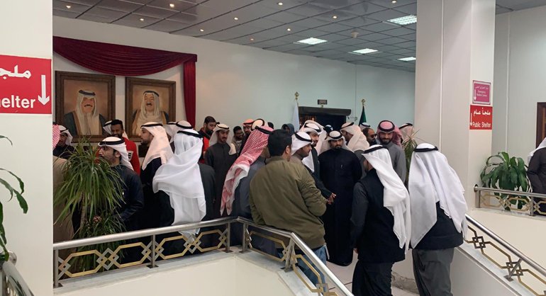 اعتصام موظفي #الطيران_المدني .. وتهديد بالإضراب