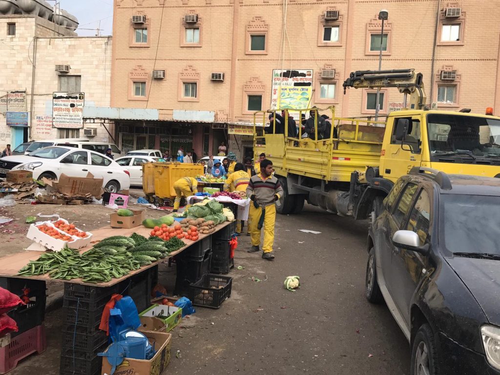 رفع حمولة 10 “لوريات” من الخضروات والأجهزة المستعملة بـ #الجليب