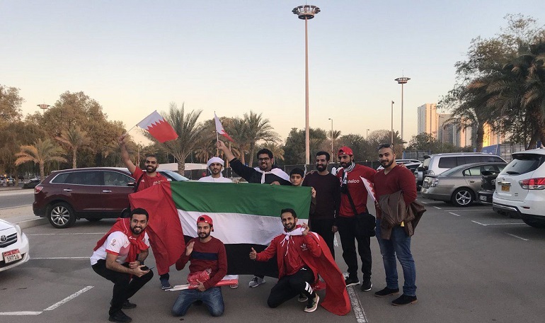 صورة | جماهير الإمارات والبحرين جنبًا إلى جنب قبل مباراة افتتاح #كأس_آسيا_2019