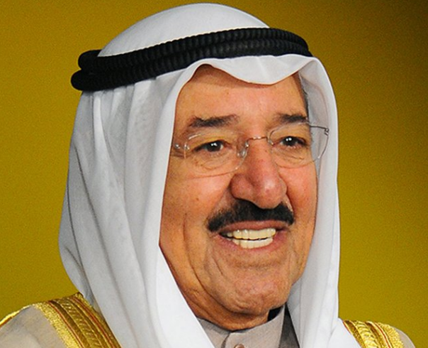 سمو أمير البلاد يحضر مأدبة عشاء أقامها الرئيس المصري
