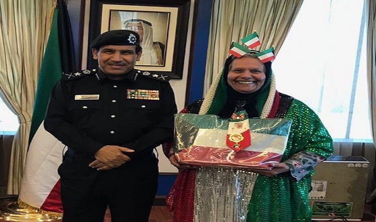 “الداخلية” تكرم صاحبة فيديو “القمار” في المهبولة