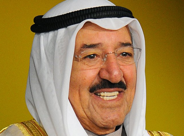 سمو أمير البلاد يعود إلى أرض الوطن
