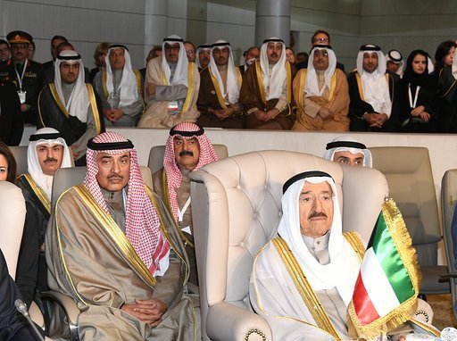 سمو الأمير يشكر الرئيس التونسي على الحفاوة وكرم الضيافة