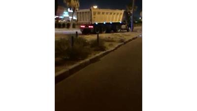 بالفيديو | القبض على قائد شاحنة قام بالسير عكس الطريق