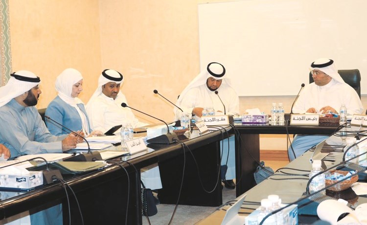 إجراءات بحق الموظفين غير الملتزمين بالبصمة و إعادة النظر في نظام التقييم السنوي