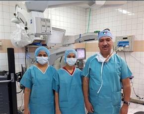 طبيب كويتي يطور جهازاً طبياً خاصاً بالعيون