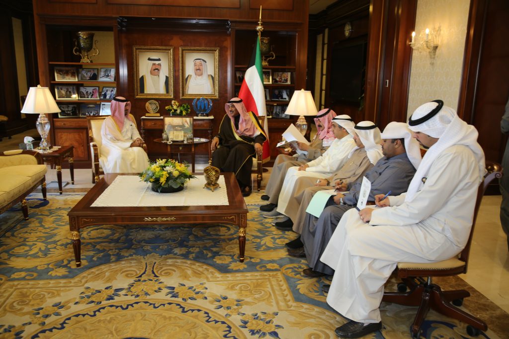 وزير الخارجية يتسلم رسالة خطية من نظيره القطري