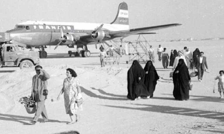 صورة نادرة لمطار الكويت عام 1956
