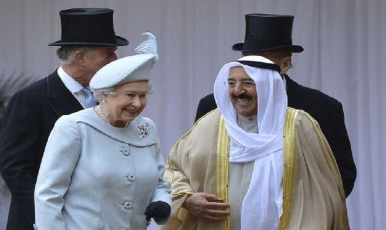 سمو الأمير يهنئ الملكة إليزابيث بعيد ميلادها