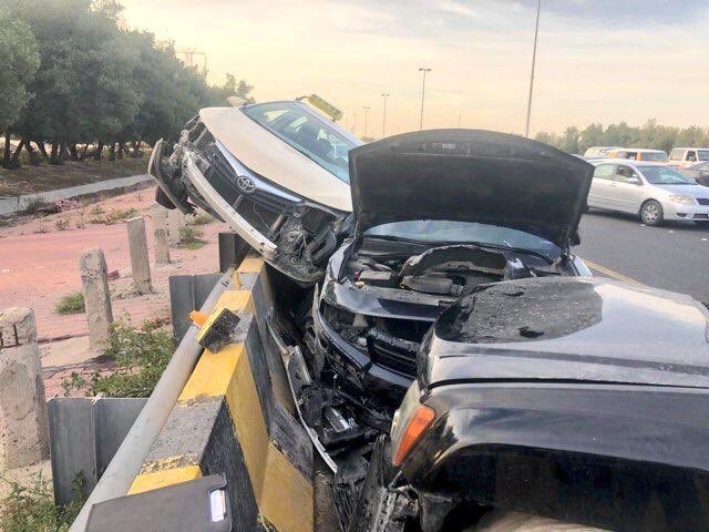 حادث مروع على طريق الملك فهد بين ٤ مركبات
