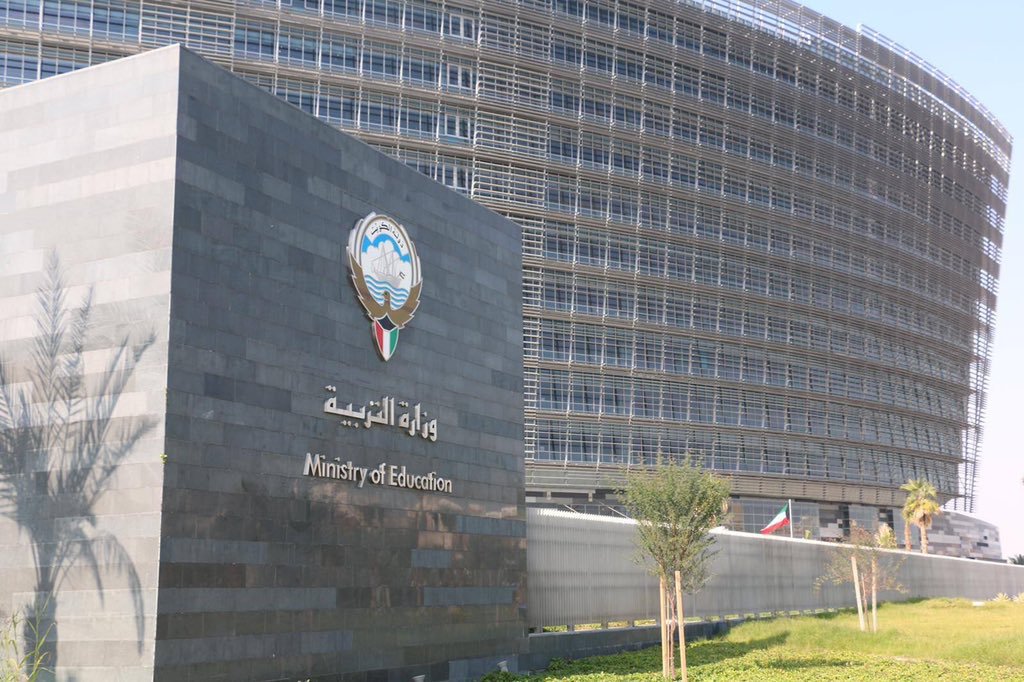 نائب يقترح إقرار كوادر مالية للعاملين بشؤون الطلبة وأمين مخزن بالتربية