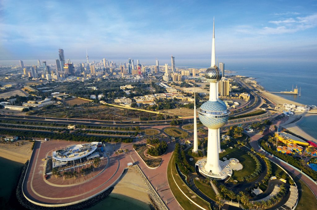 الكويت: توزيع 210 سلات غذائية على النازحين القمريين