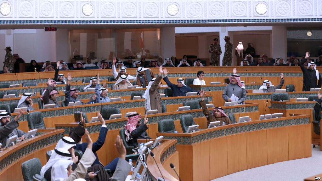 “التعليمية البرلمانية”: إصدار قرار منح البدلات للوظائف المساندة..الأسبوع الجاري