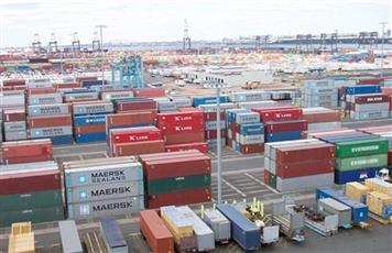 زيادة الرسوم الأمريكية على بضائع صينية بمئات المليارات تدخل حيز التنفيذ