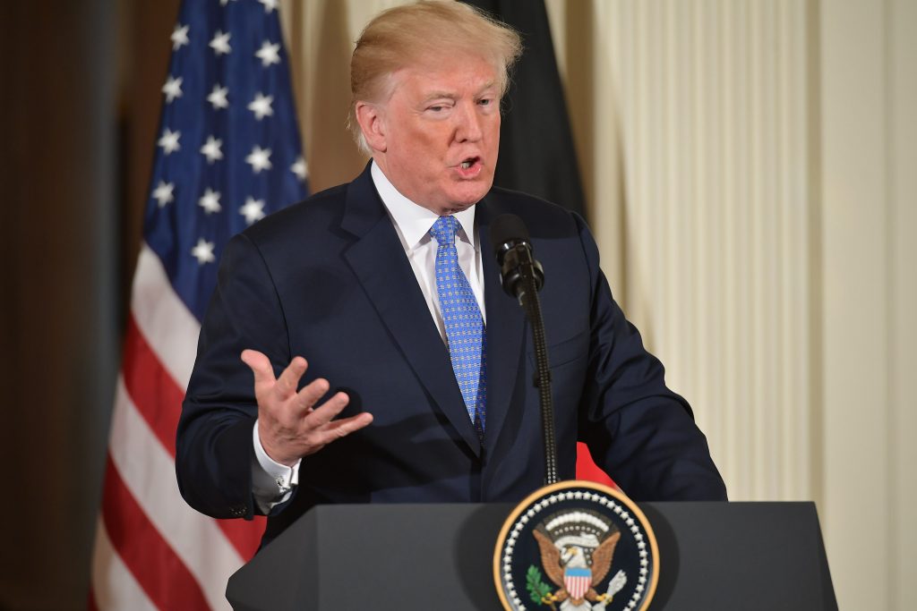 ترامب يدعو رجال الأعمال اليابانيين إلى الاستثمار في الولايات المتحدة