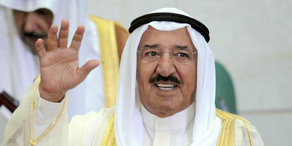 سمو الأمير يبعث برقيات تهنئة إلى أبنائه أوائل الثانوية العامة من الكويتيين وغير الكويتيين