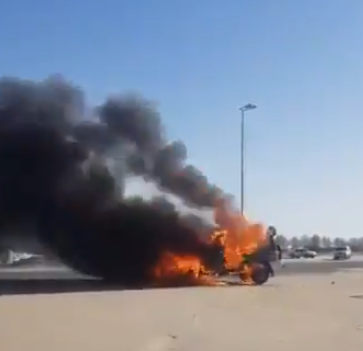 فيديو| النيران تلتهم سيارة داخل مقبرة الصليبيخات