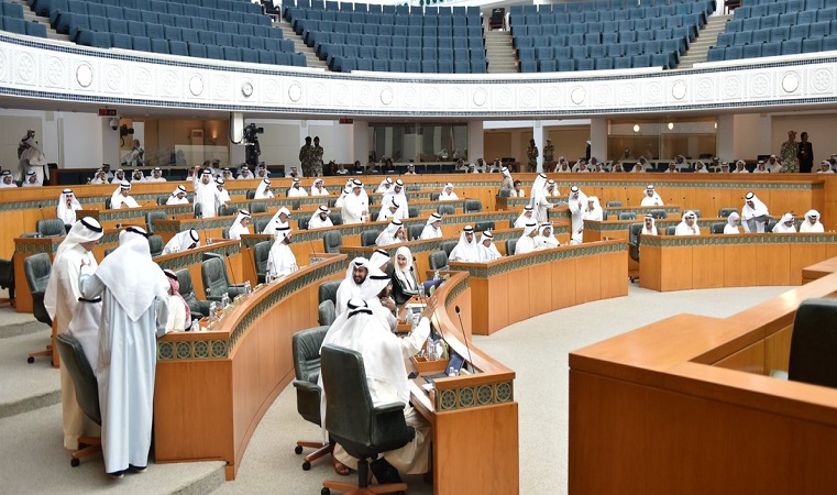 تأجيل البت في إلغاء فوائد قروض المتقاعدين و رفض رفع الحصانة عن صالح عاشور