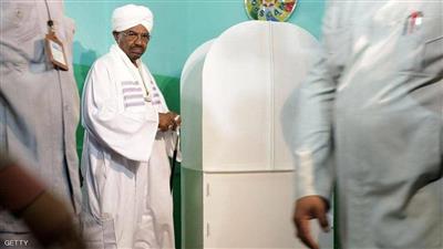 أول ظهور للرئيس السوداني السابق عمر البشير منذ الإطاحة به