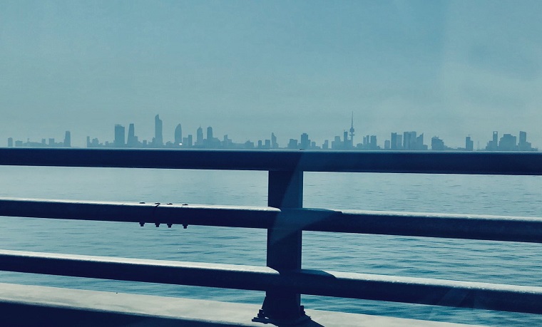 فرض رسوم على المركبات التي تستخدم جسر جابر