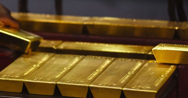 الذهب يتماسك فوق 1400 دولار