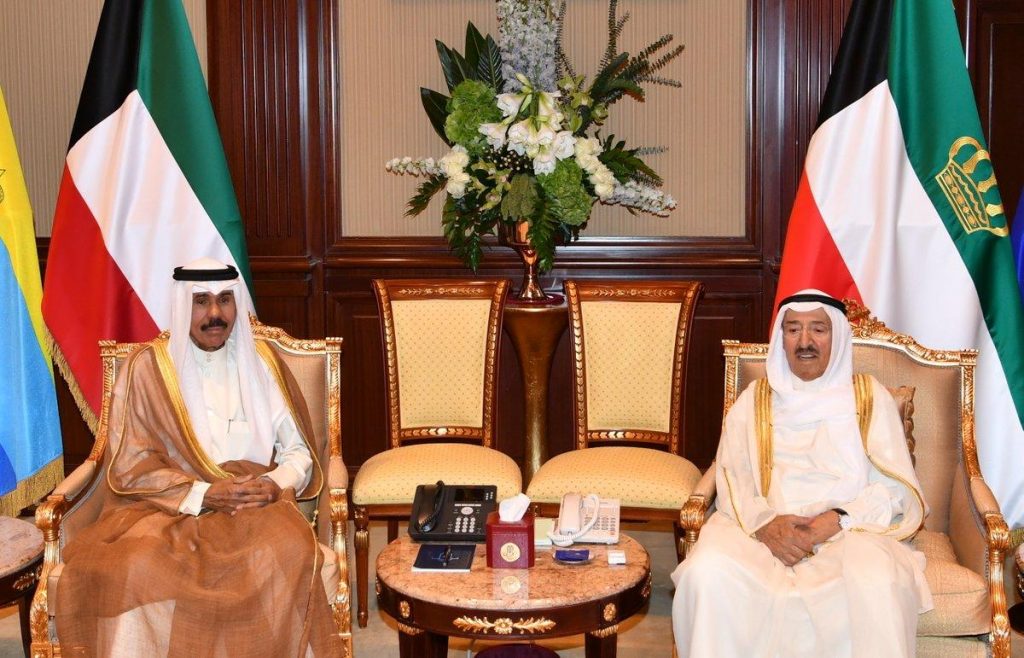 بالصور.. سمو أمير البلاد الشيخ #صباح_الأحمد يستقبل سمو #ولي_العهد ورئيس مجلس الأمة وسمو رئيس مجلس الوزراء