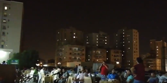 فيديو| حملات مفاجئة على المقاهي والأسواق العشوائية بالفروانية..حالياً