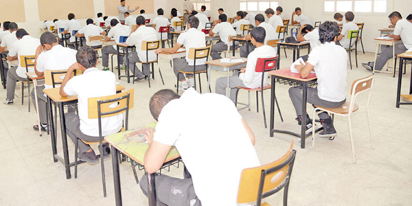 اليوم.. طلبة الثانوية يبدأون اختبارات الدور الثاني