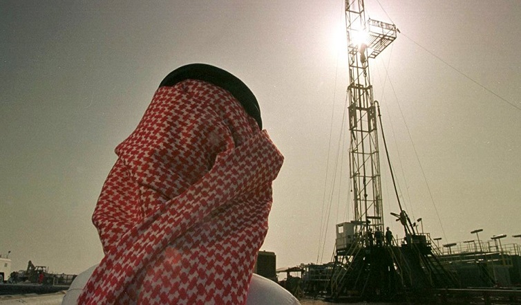 إنتاج النفط في المنطقة المقسومة بين #الكويت و #السعودية.. طاح الحطب