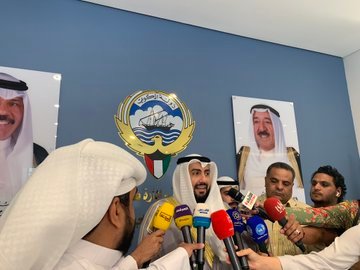 وزير الصحة يعلن إنشاء مركزي العاصمة والأحمدي التخصصين لطب الأسنان.. قريباً