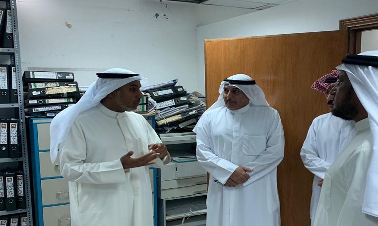 “كاونتر” لخدمة المراجعين في كل فرع بالبلدية