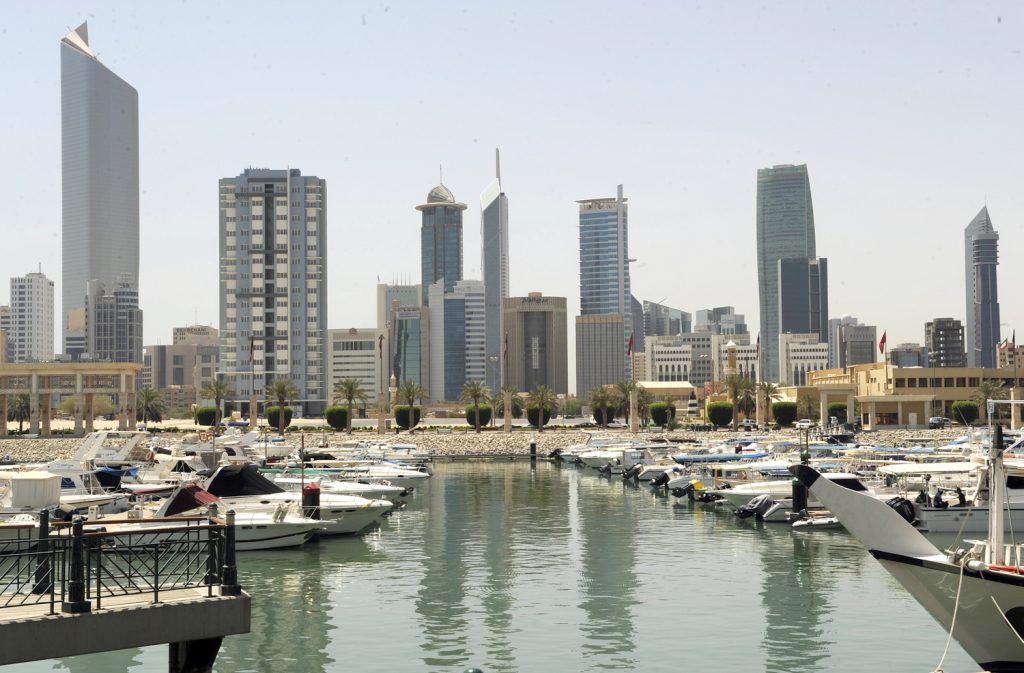 القوى العاملة: إجراءات جزائية ووقائية للحفاظ على استقرار سوق الاسماك
