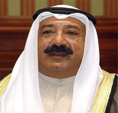وزير الدفاع يهنئ نظيره السعودي بنجاح موسم الحج