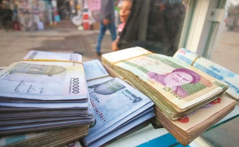 إيران تحذف 4 أصفار من عملتها لتخفيف التضخم