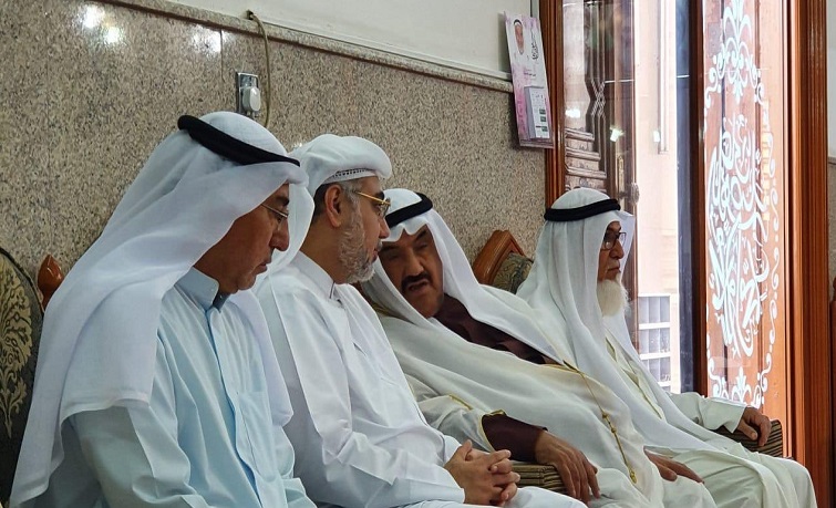 سمو الشيخ ناصر المحمد ووزير الخارجية في عزاء والد خالد الشطي