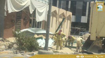 إزالة مظلات مخالفة على أملاك الدولة بـ “أبوفطيرة”