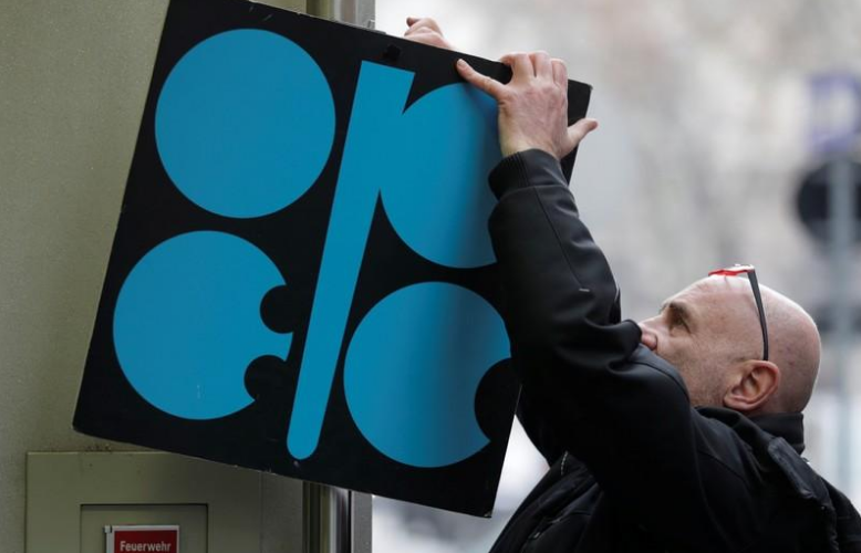 نفط أوبك يواصل التراجع