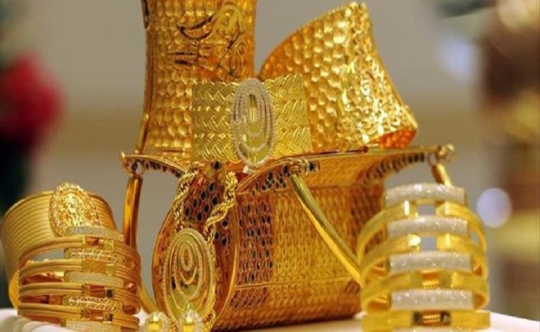 الذهب والنفط يتراجعان بسبب التوترات السياسية.. والدولار في وضع مستقر