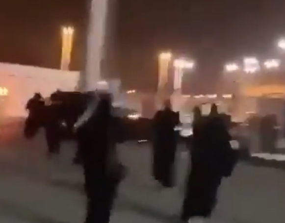 فيديو| هروب الفنان ماجد المهندس بعد مطاردة “نساء ورجال” له !!