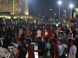 عاجل بالفيديو شعارات مناهضة للسيسي في قلب #ميدان_التحرير