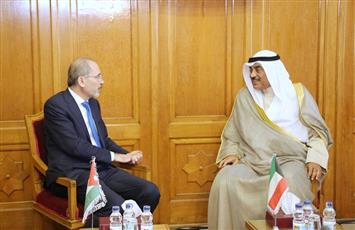 وزير الخارجية يبحث مع نظيره الأردني العلاقات الثنائية المتميزة بين البلدين