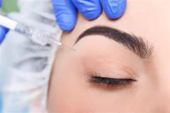 عملية تجميل تحرم صينية من إغلاق عينيها