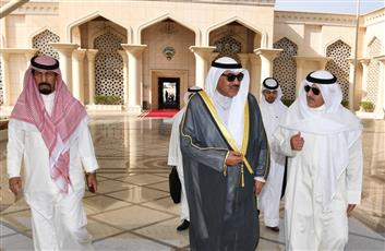 مبعوث سمو الأمير الى #السعودية و #البحرين لتسليم رسالتين لخادم الحرمين والعاهل البحريني