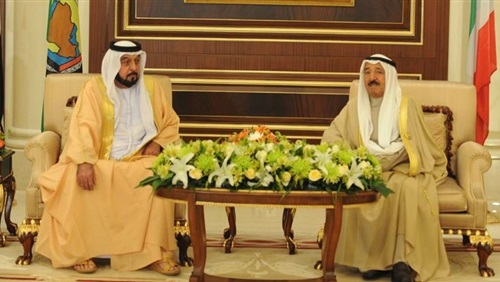 القيادة السياسية تهنئ الرئيس الإماراتي بذكرى توليه مقاليد الحكم